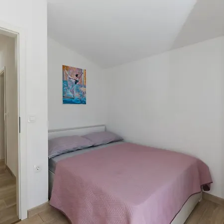 Prapatna 17608 * Pucisca